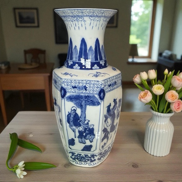 Vintage GAO Ancienne Porcelain Hand Painted Chinese Hexagon Panelled Vase‎ 18X10